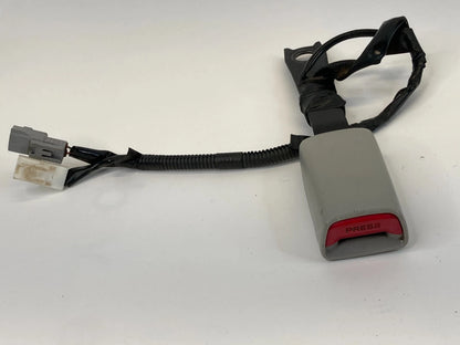 2006-2008 LEXUS RX400H FRONT RIGHT SIDE SEAT BELT BUCKLE ASSEMBLY E067902 OEM