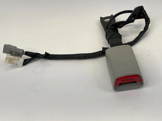 2006-2008 LEXUS RX400H FRONT RIGHT SIDE SEAT BELT BUCKLE ASSEMBLY E067902 OEM
