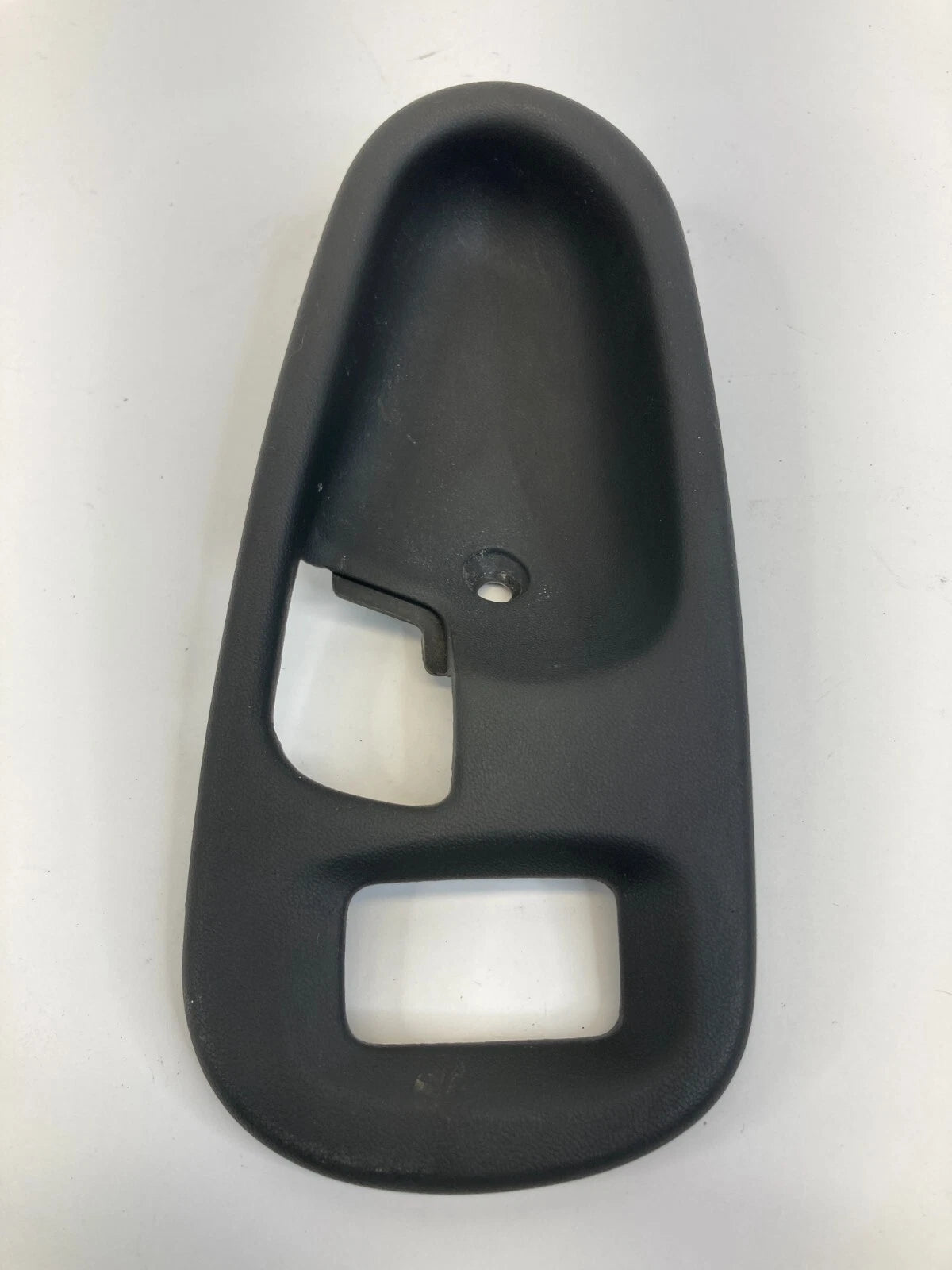 1997-2004 MITSUBISHI MONTERO SPORT REAR RIGHT SIDE INNER DOOR HANDLE COVER TRIM