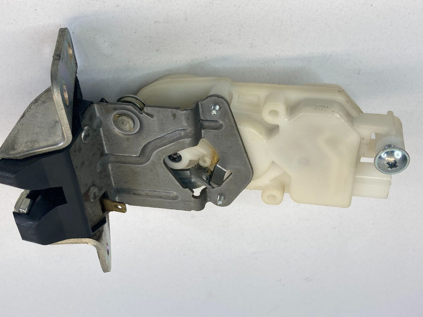 07 08 09 11 12 13 Mitsubishi Outlander Rear Trunk Lock Latch Actuator OEM