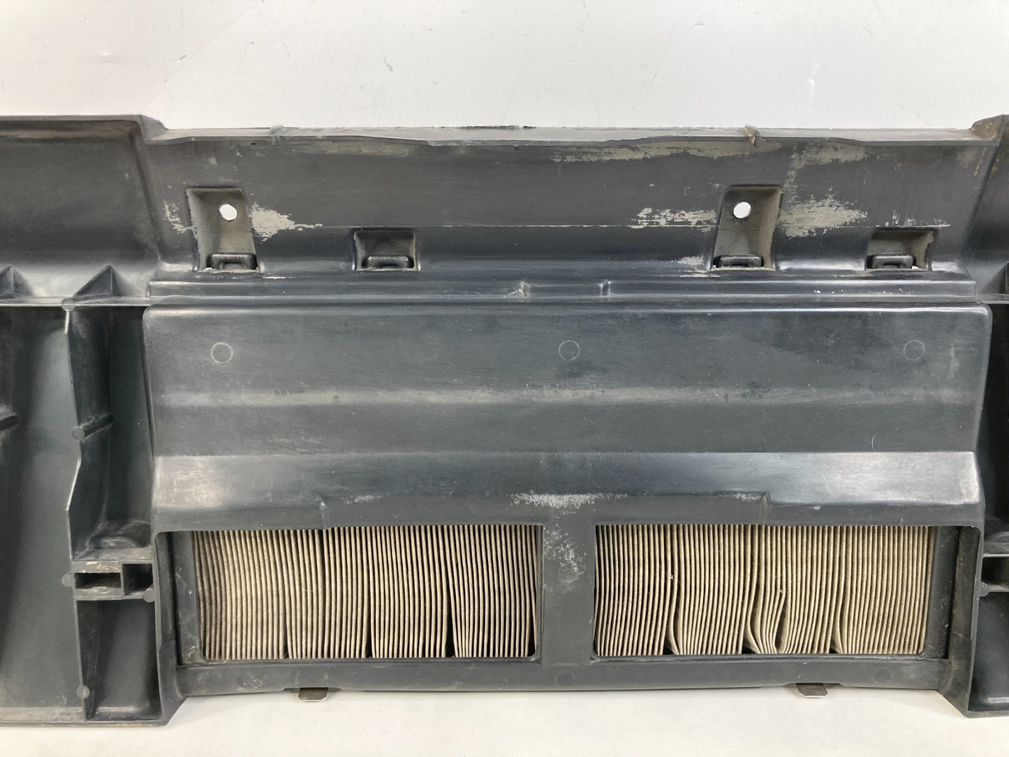 1998-2002 Chevrolet Camaro 3.8L V6 Air Cleaner Intake Upper Cover Panel 25170361