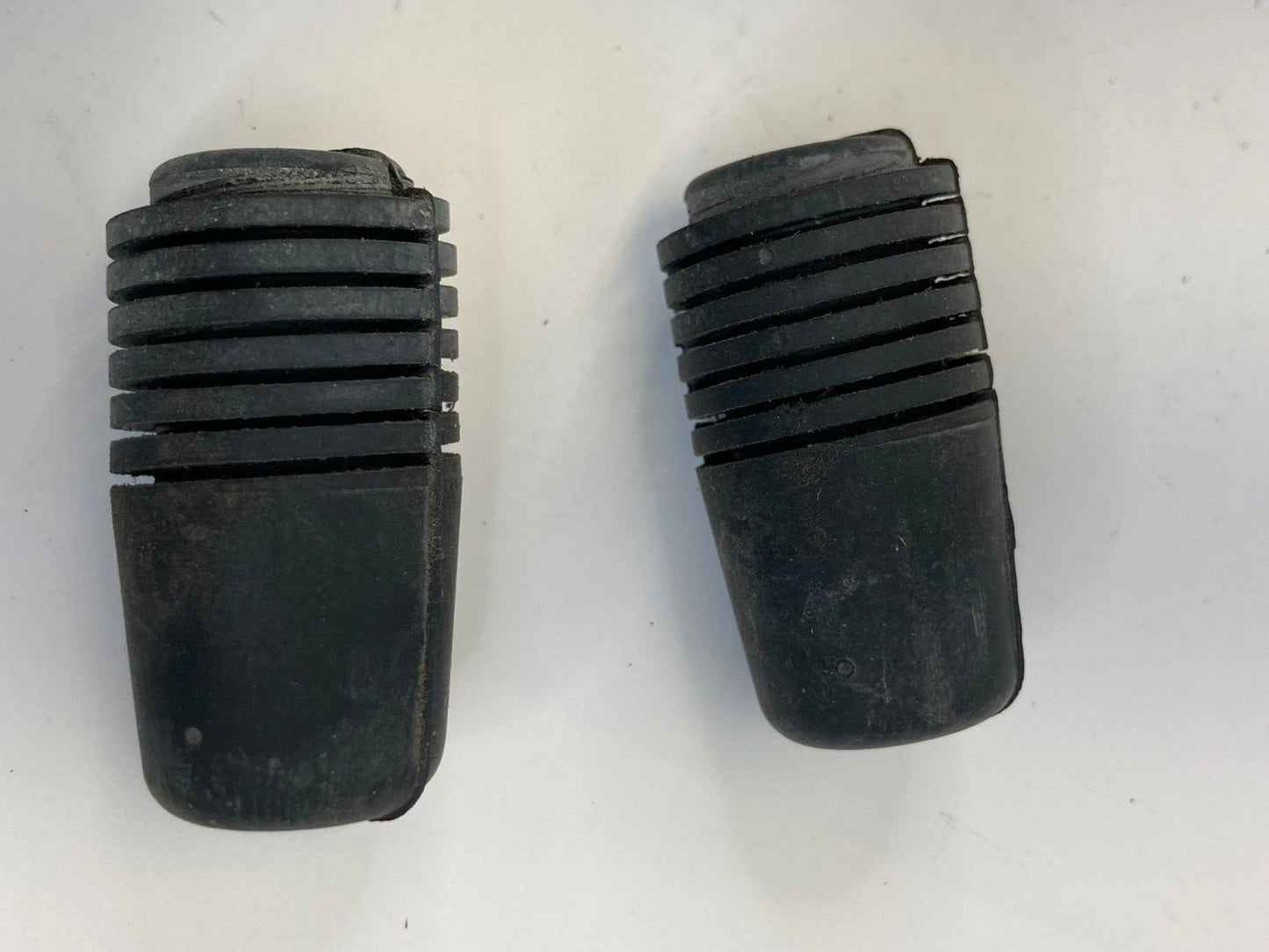 2011-2019 FORD FIESTA FRONT HOOD RUBBER CUSHION DAMPER STOPPER BUMPER SET PAIR