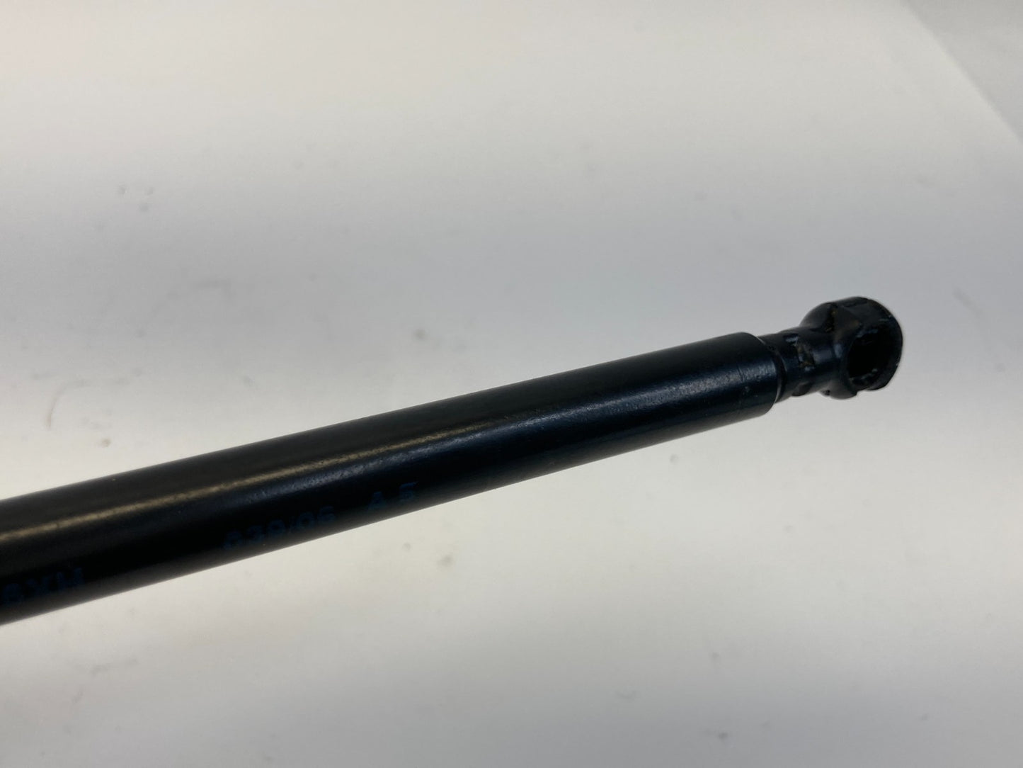 2007-2014 GMC Yukon Chevrolet Tahoe Trunk Liftgate Lift Support Shock Strut OEM