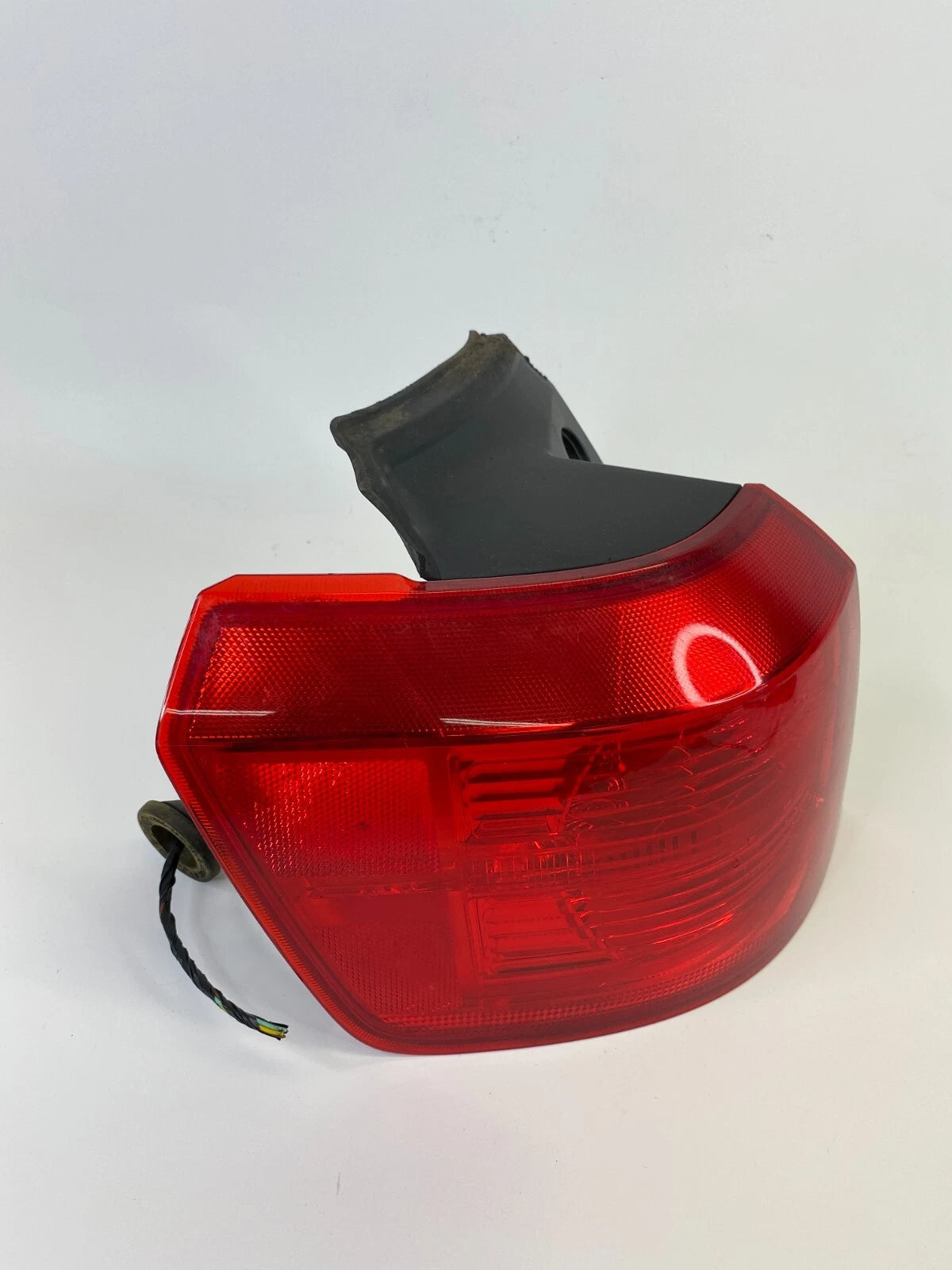 2010-2017 GMC TERRAIN REAR LEFT DRIVER SIDE OUTER TAIL LIGHT LAMP OEM