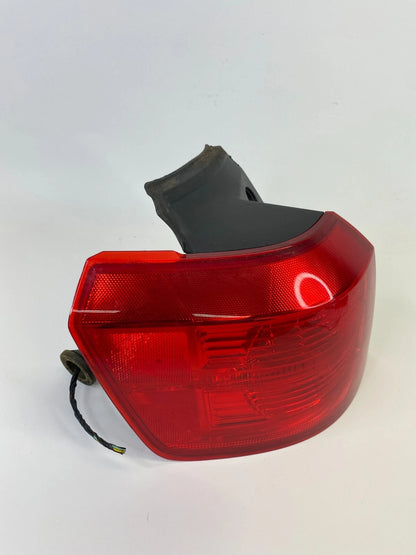 2010-2017 GMC TERRAIN REAR LEFT DRIVER SIDE OUTER TAIL LIGHT LAMP OEM