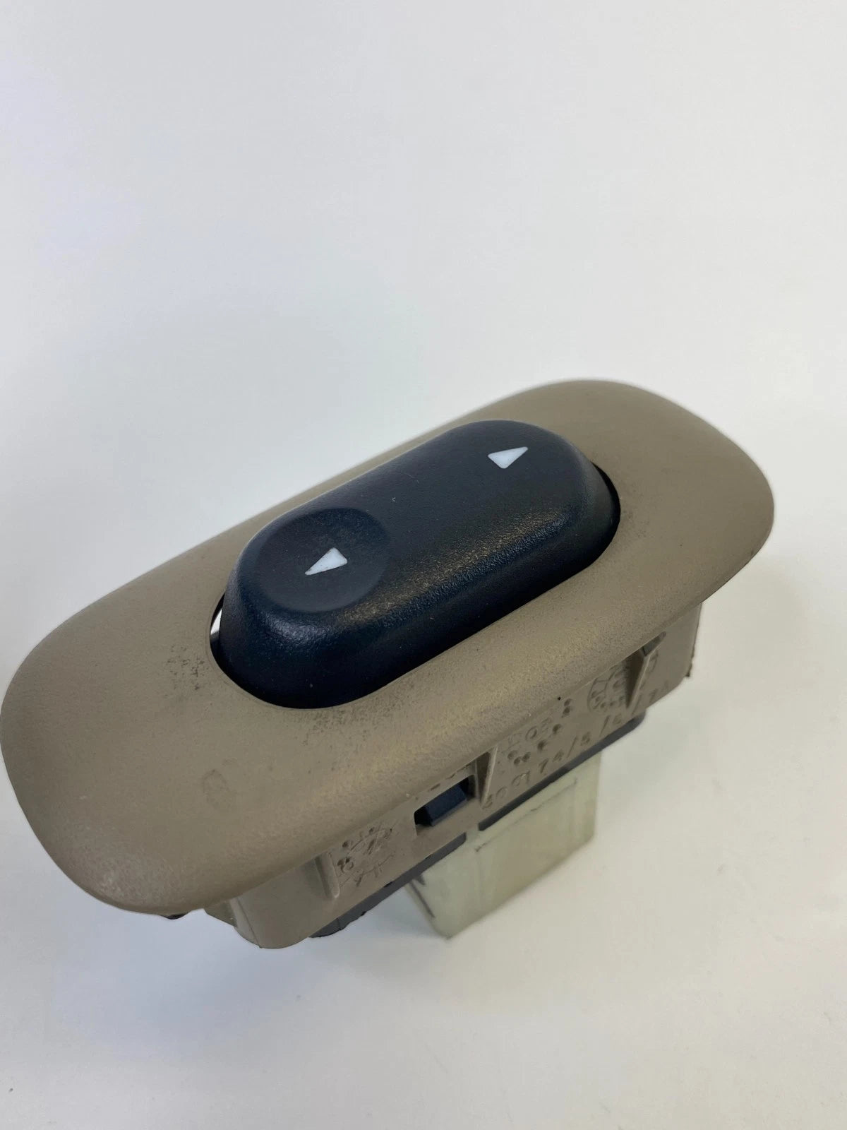 2001-2007 FORD ESCAPE REAR RIGHT BACK SIDE DOOR WINDOW CONTROL SWITCH OEM