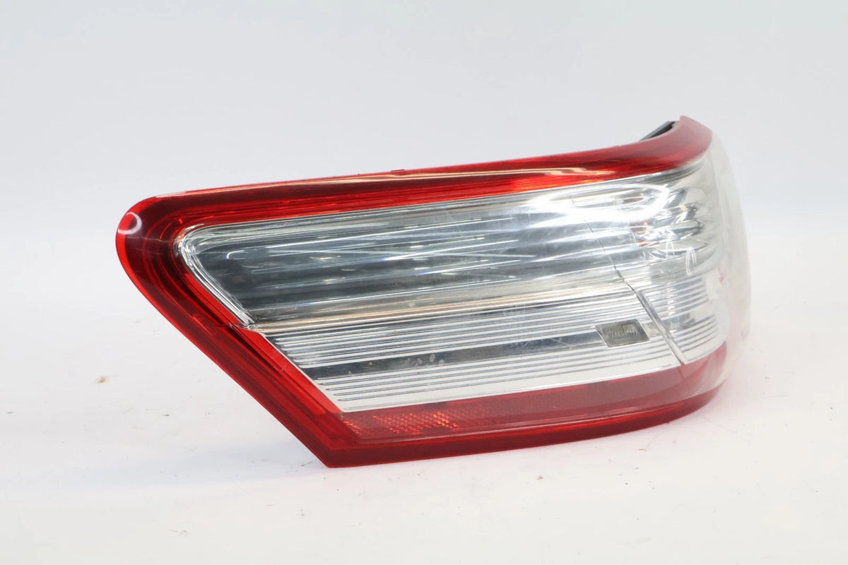 2010 2011 TOYOTA CAMRY HYBRID LEFT DRIVER SIDE TAIL LIGHT TAILLAMP OUTER LED OEM