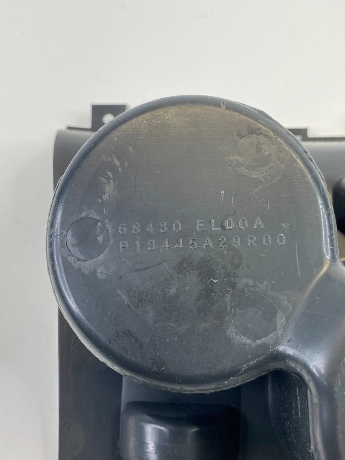 2007-2012 NISSAN VERSA FRONT CENTER CONSOLE CUPHOLDER CUP HOLDER 68430-EL00A OEM