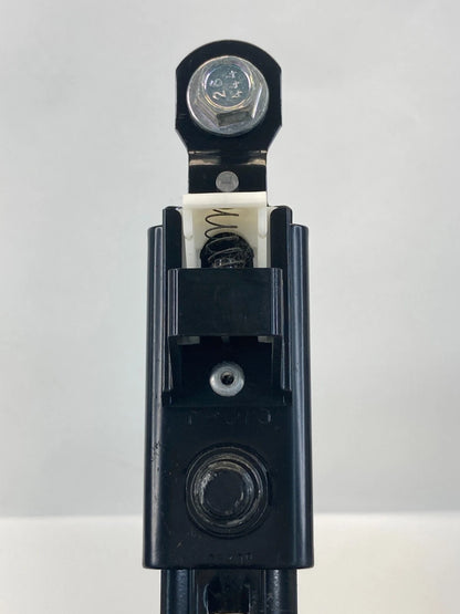 2007-2009 HYUNDAI SANTA FE SUV SEAT BELT HEIGHT ADJUSTER RIGHT OR LEFT SIDE OEM