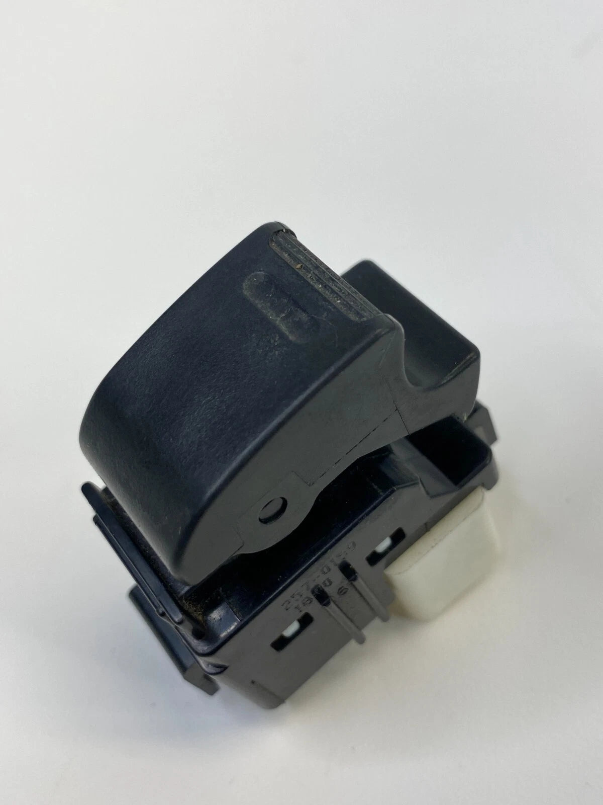 2004-2008 TOYOTA SOLARA FRONT RIGHT PASSENGER SIDE DOOR POWER WINDOW SWITCH OEM