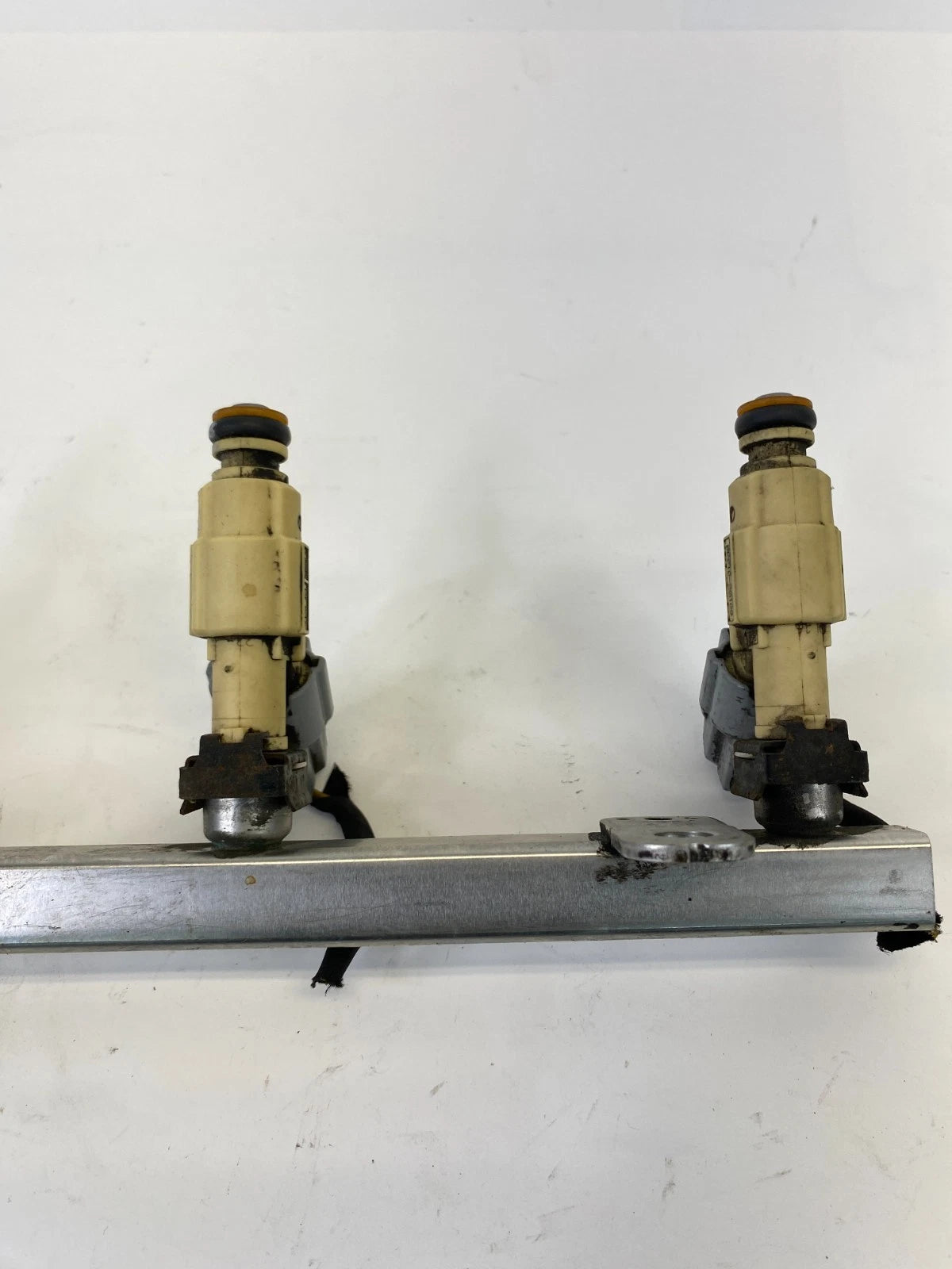 2010-2013 KIA FORTE KOUP 2.0L ENGINE FUEL RAIL INJECTION INJECTORS W/ LINE OEM