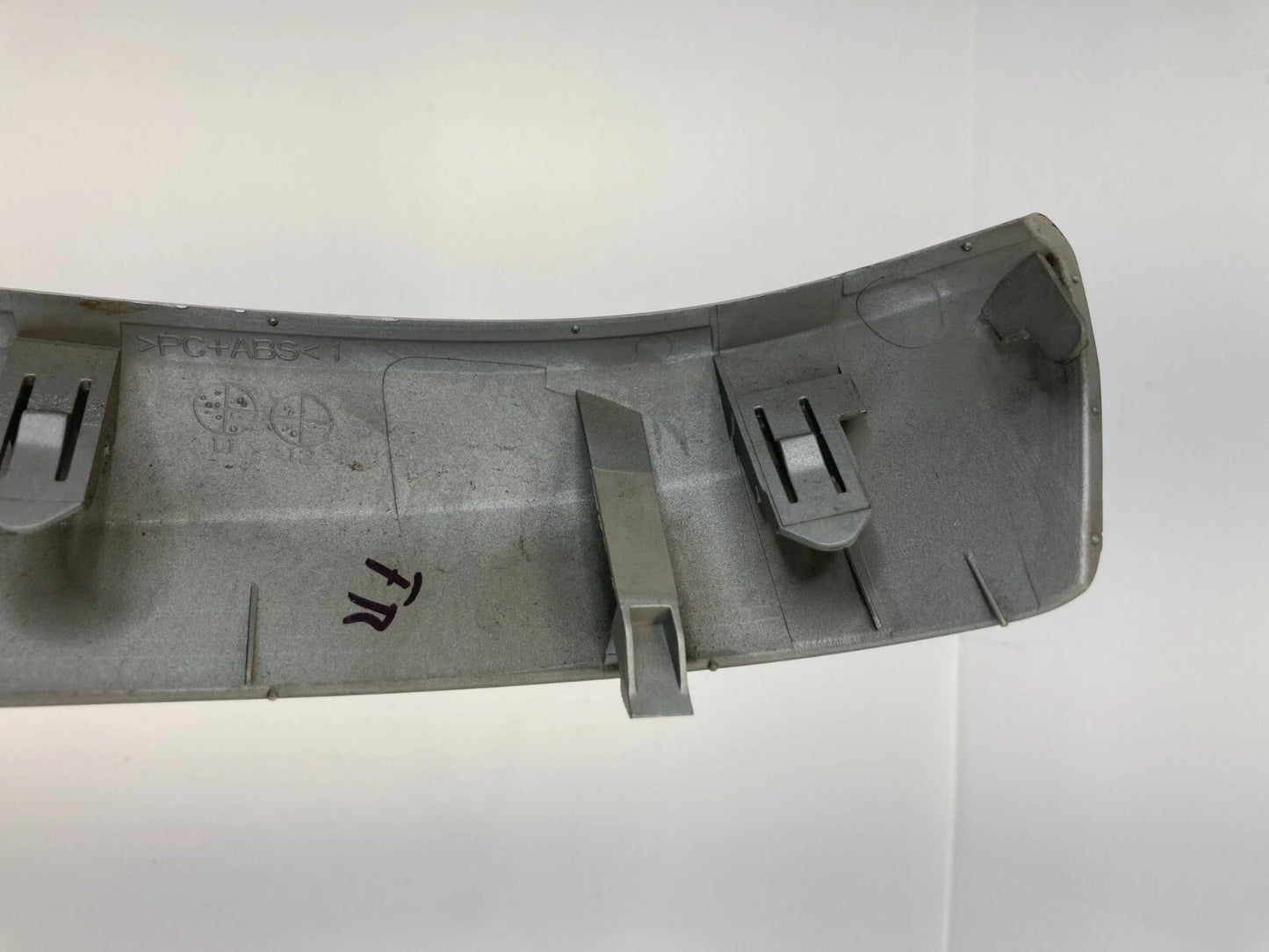 10-15 TOYOTA PRIUS FRONT RIGHT PASSENGER DOOR PULL HANDLE TRIM COVER 74612-47010