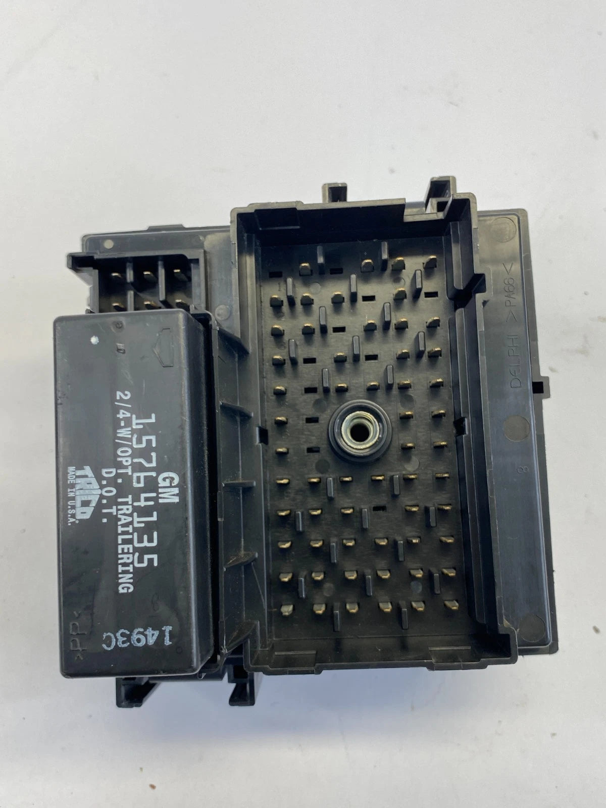 2003-2006 CHEVROLET TAHOE 5.3L ENGINE FUSE BOX JUNCTION BLOCK 15058033 OEM