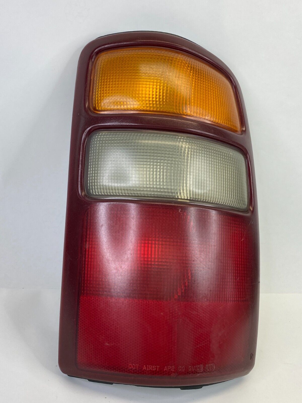 00-03 GMC Yukon Rear Right Passenger Side Tail Light Taillight Lamp 16525376 OEM