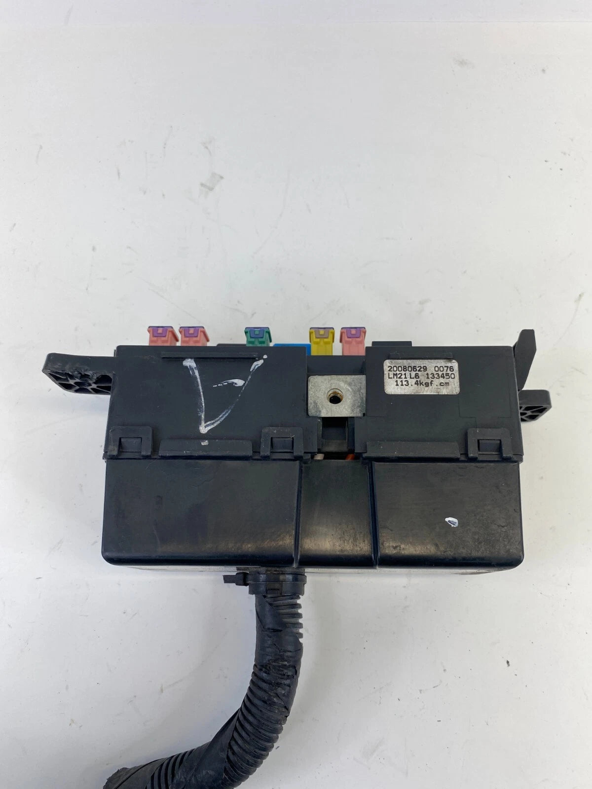 2009-2011 KIA BORREGO 3.8L UNDER HOOD FUSE RELAY BOX COMPARTMENT 91220-2J280