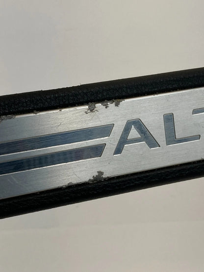 2007-2013 NISSAN ALTIMA FRONT LEFT DOOR SCUFF SILL TRIM PLATE 999M1-UT000 OEM