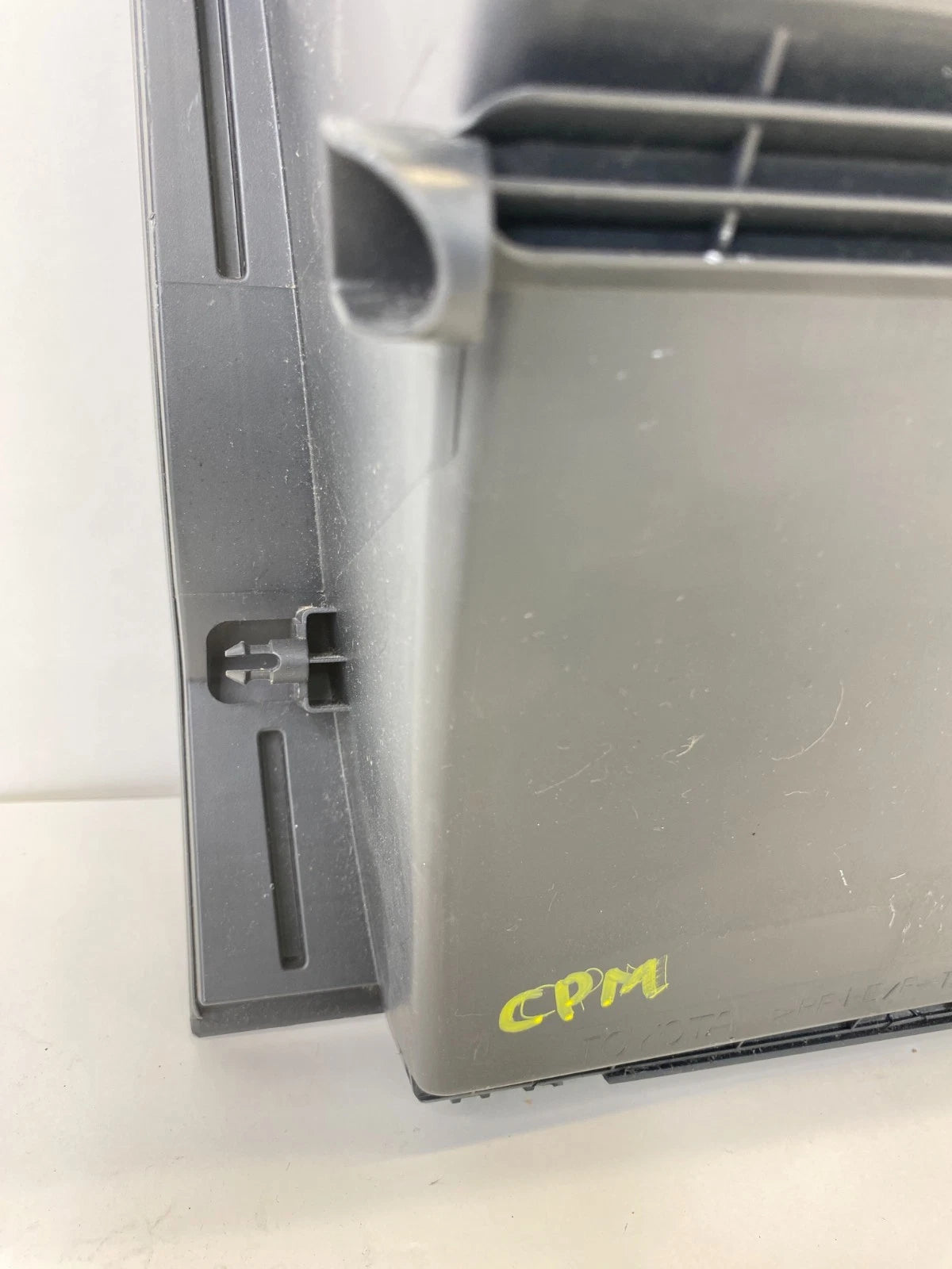 2006-2011 TOYOTA YARIS HATCHBACK UPPER GLOVE BOX STORAGE COMPARTMENT GRAY OEM