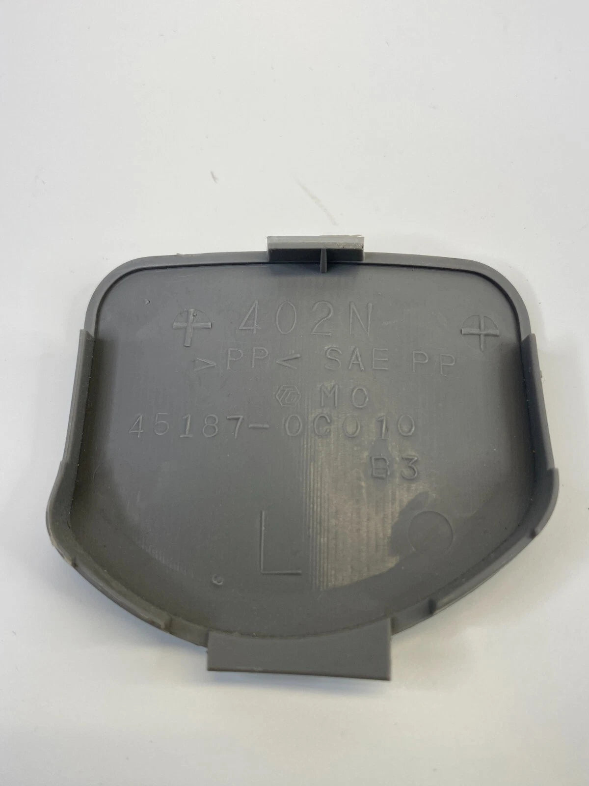 04-10 TOYOTA SIENNA LEFT SIDE STEERING WHEEL BOLT COVER TRIM CAP 45187-0C010 OEM