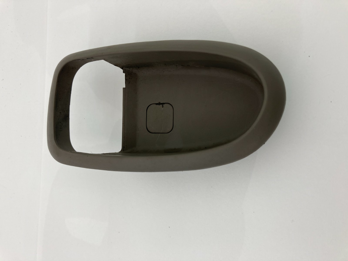 2002-2005 Hyundai Sonata Rear Right Interior Door Handle Cover 83621-3D000 OEM