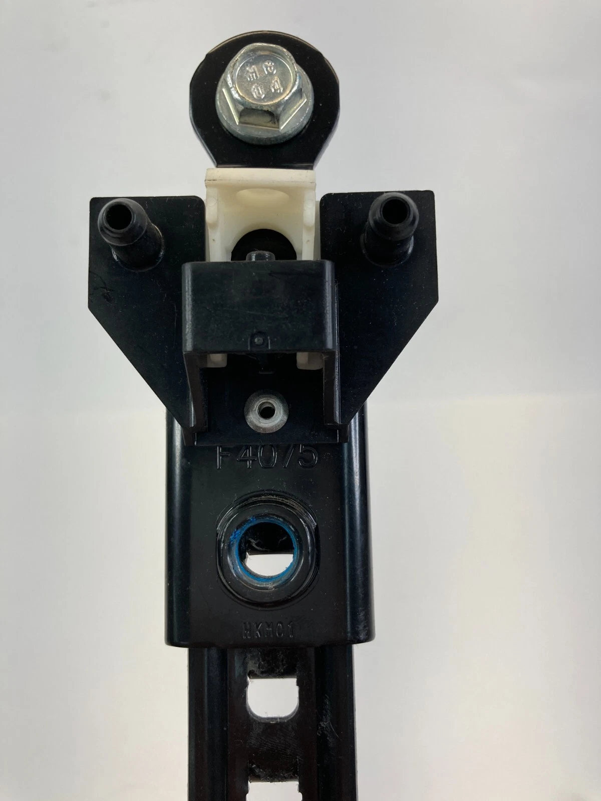 2006-2014 KIA SEDONA FRONT RIGHT PASENGER HEIGHT ADJUSTER SEAT BELT OEM