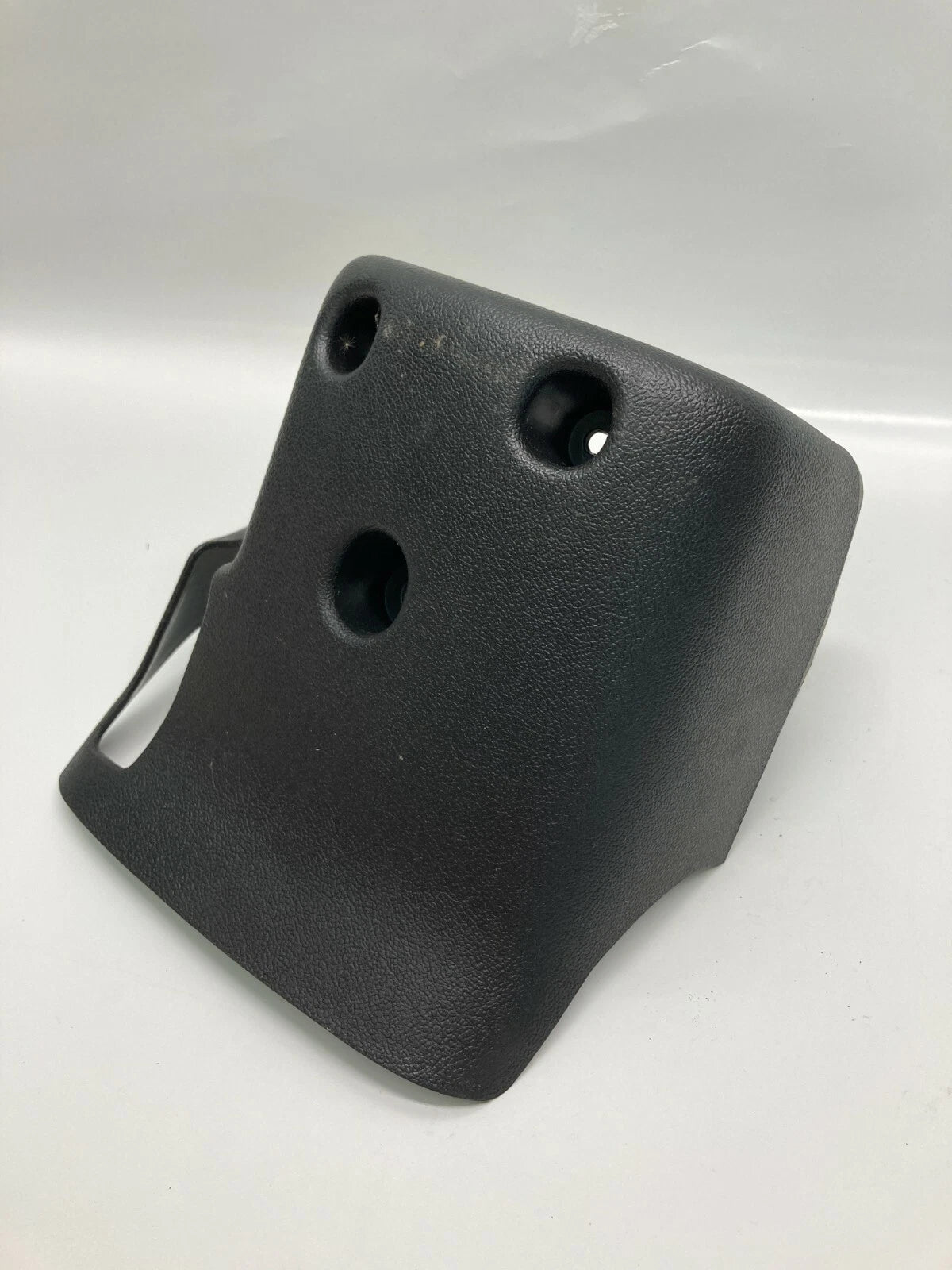 05 06 07 08 09 10 PONTIAC G6 LOWER STEERING COLUMN TRIM COVER 22715304 OEM