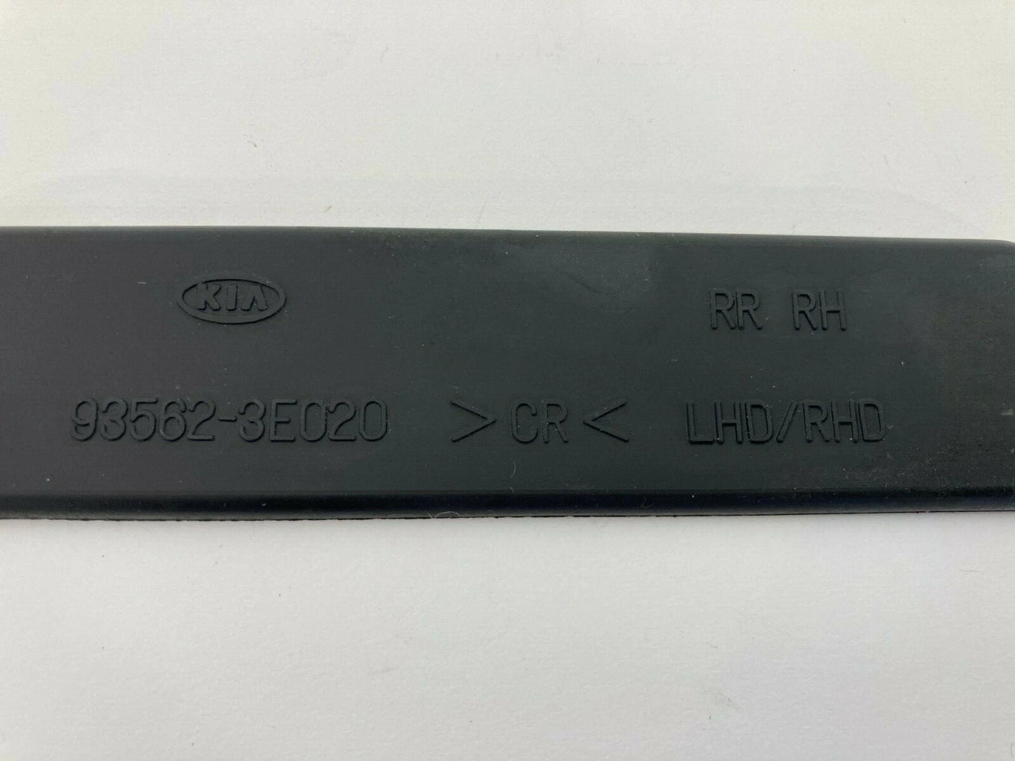 2003-2008 KIA SORENTO REAR RIGHT DOOR PAD COVER TRIM LID OEM FACTORY 93562-3E020