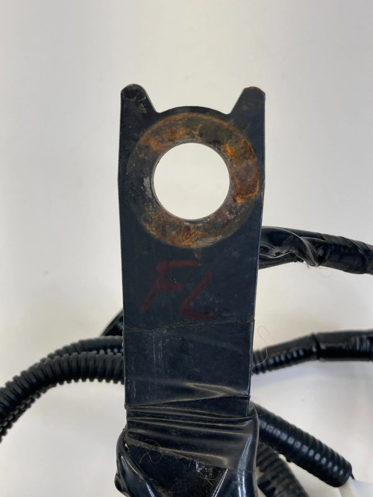 2004-2009 LEXUS RX330 RX350 FRONT LEFT SIDE SEAT BELT BUCKLE GRAY E067902 OEM