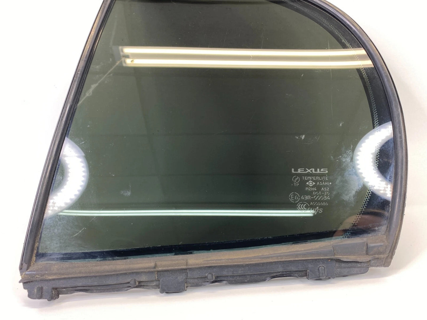 98-05 LEXUS GS300 GS400 REAR LEFT DOOR VENT WINDOW QUARTER GLASS 68189-30100 OEM