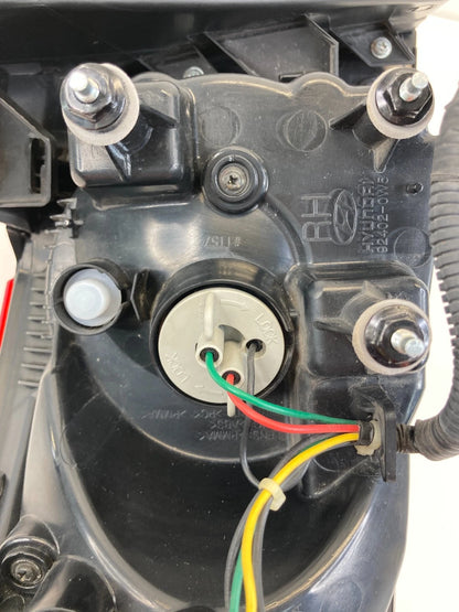 2010-2012 Hyundai Santa Fe Right Passenger Outer Tail Light Taillight 92402-0W5