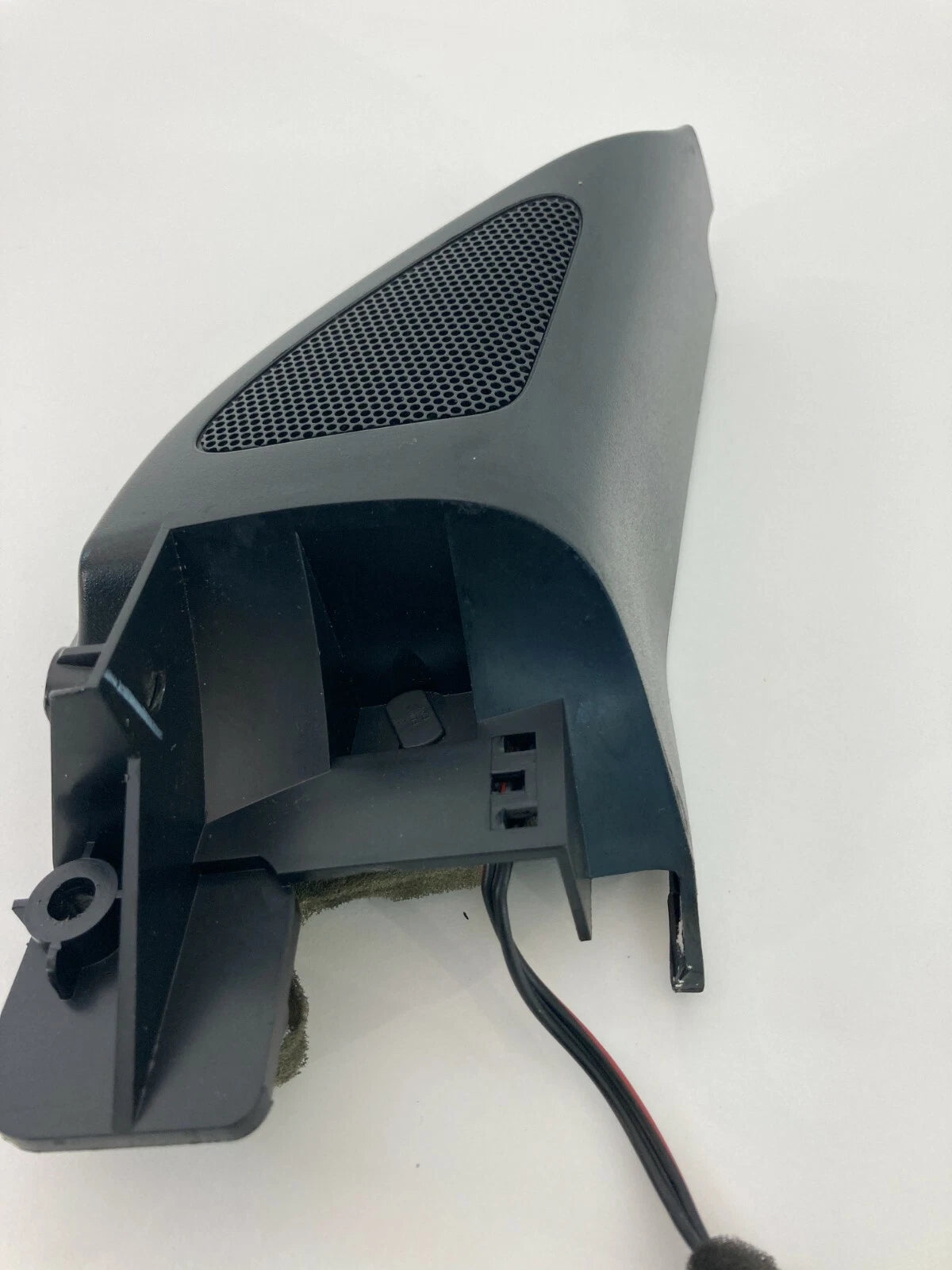05-10 VW JETTA PASSENGER DOOR MIRROR CORNER TRIM COVER W/ TWEETER SPEAKER OEM
