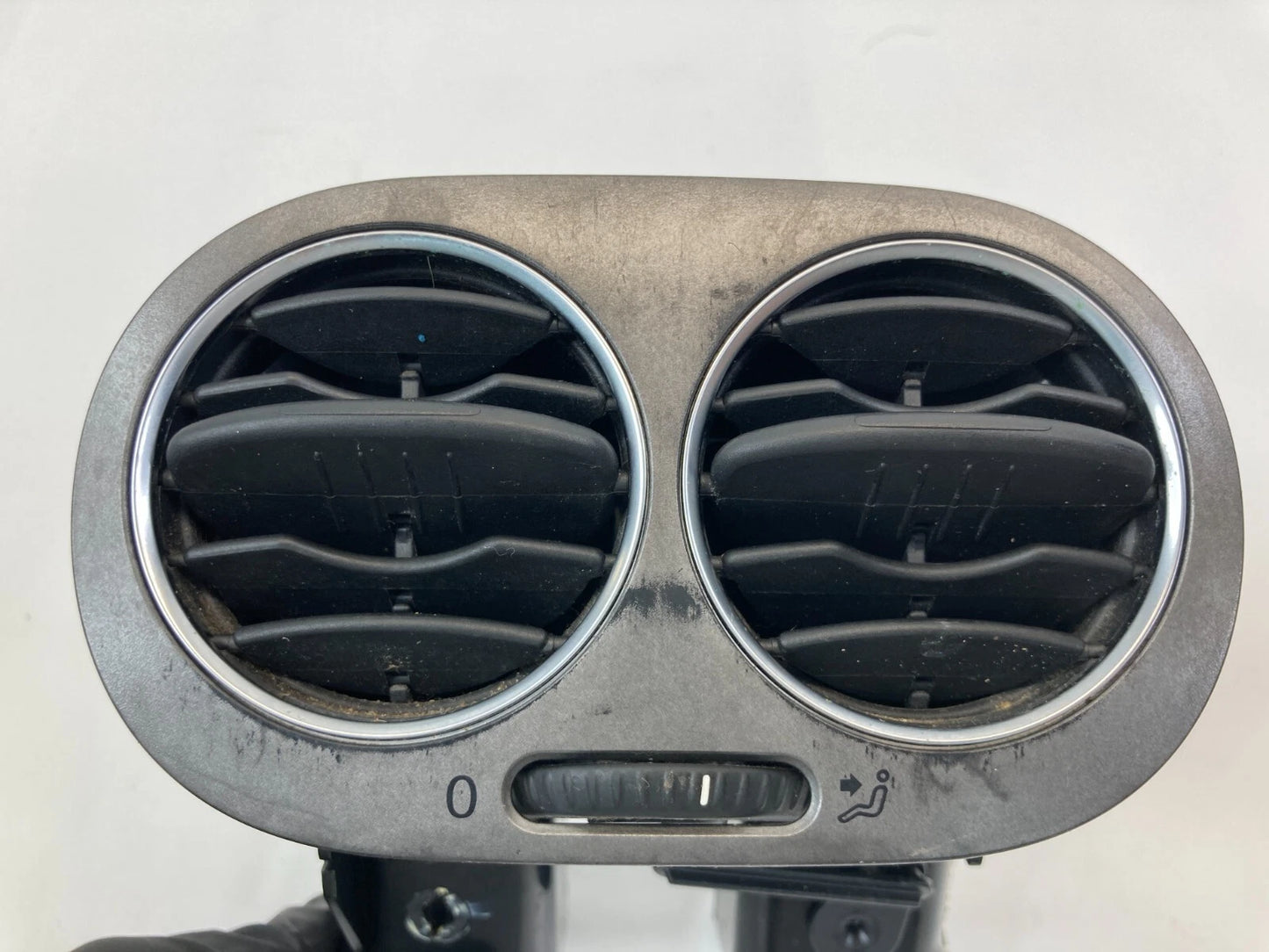 2009-2011 VW VOLKSWAGEN TIGUAN REAR CENTER CONSOLE A/C AIR VENT OUTLET 5N0819203