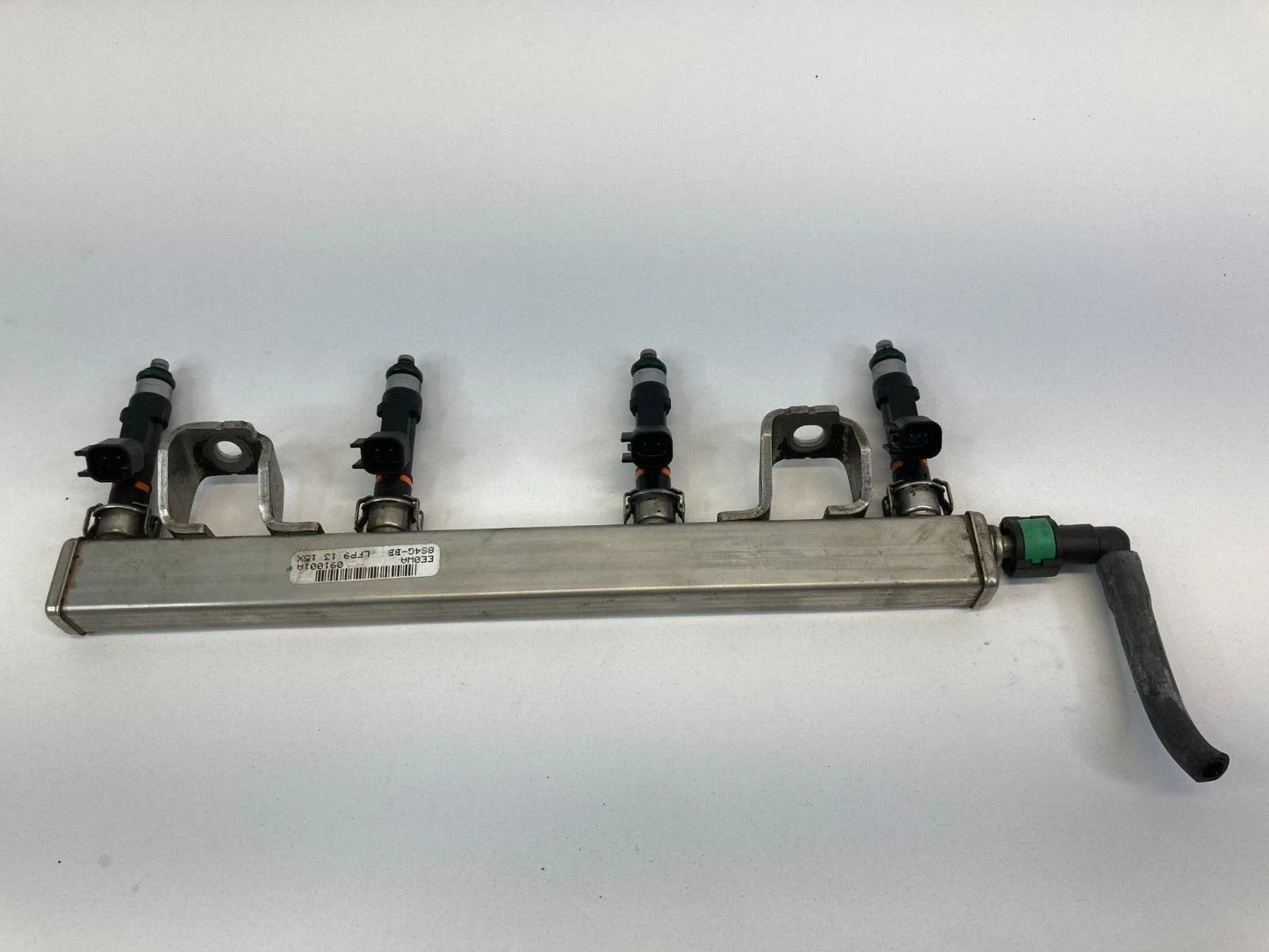 2008-2011 FORD FOCUS 2.0L L4 AUTO TRANS FUEL INJECTION RAIL WITH INJECTORS OEM