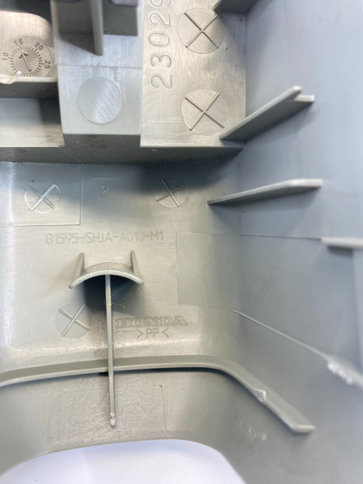 05-10 Honda Odyssey Right Seat Front Left Side Panel Cover Trim Cap 81595-SHJA