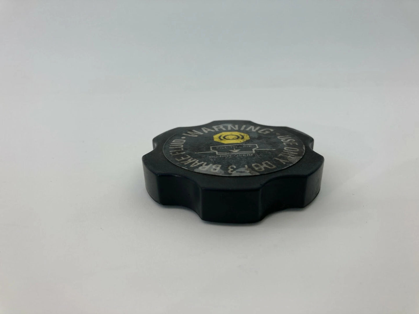1995-1999 CHEVROLET LUMINA 3.1 BRAKE MASTER CYLINDER FLUID RESERVOIR CAP TOP OEM