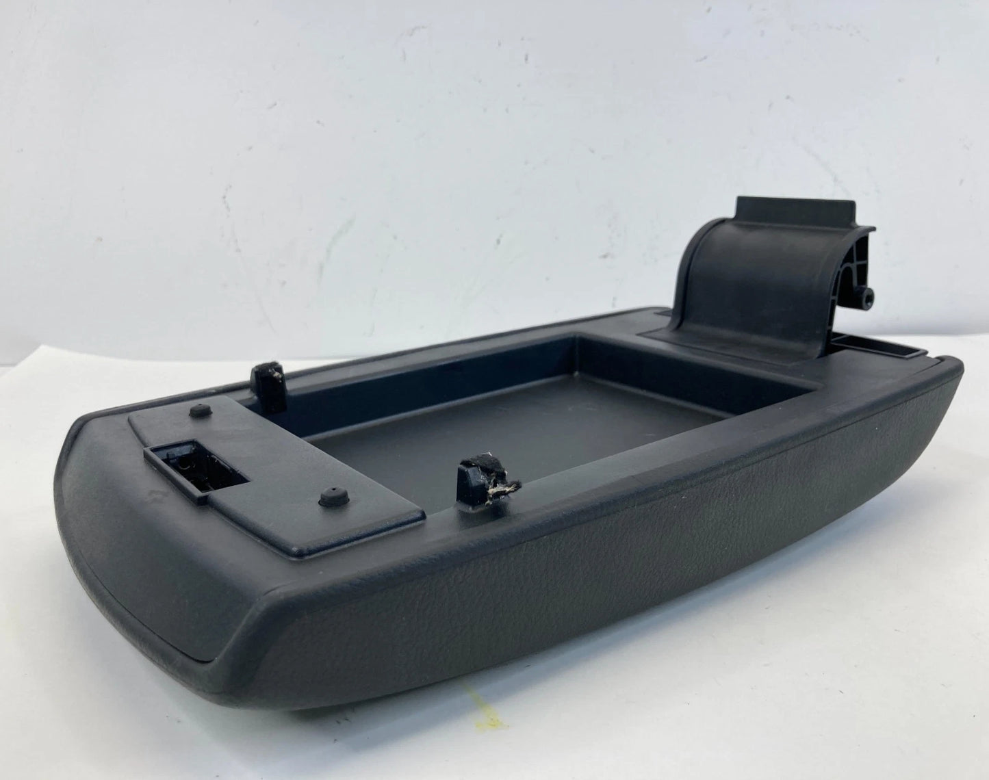 2010-2013 MAZDA 3 CENTER CONSOLE MIDDLE INTERIOR STORAGE BOX PAD ARMREST LID OEM