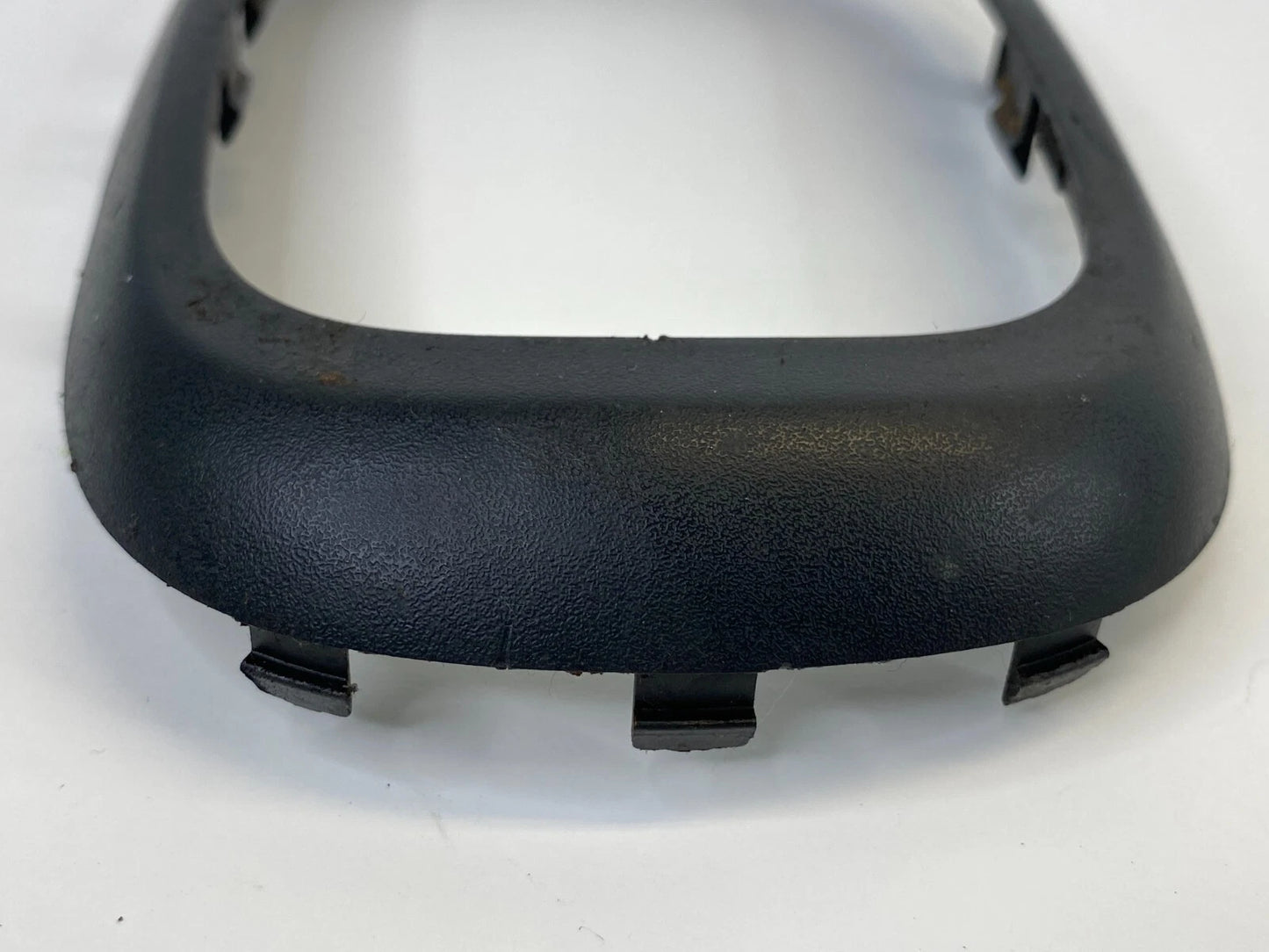 2007-2011 HYUNDAI ACCENT GEAR SHIFTER CONSOLE TRIM BEZEL SURROUND 846311E100 OEM