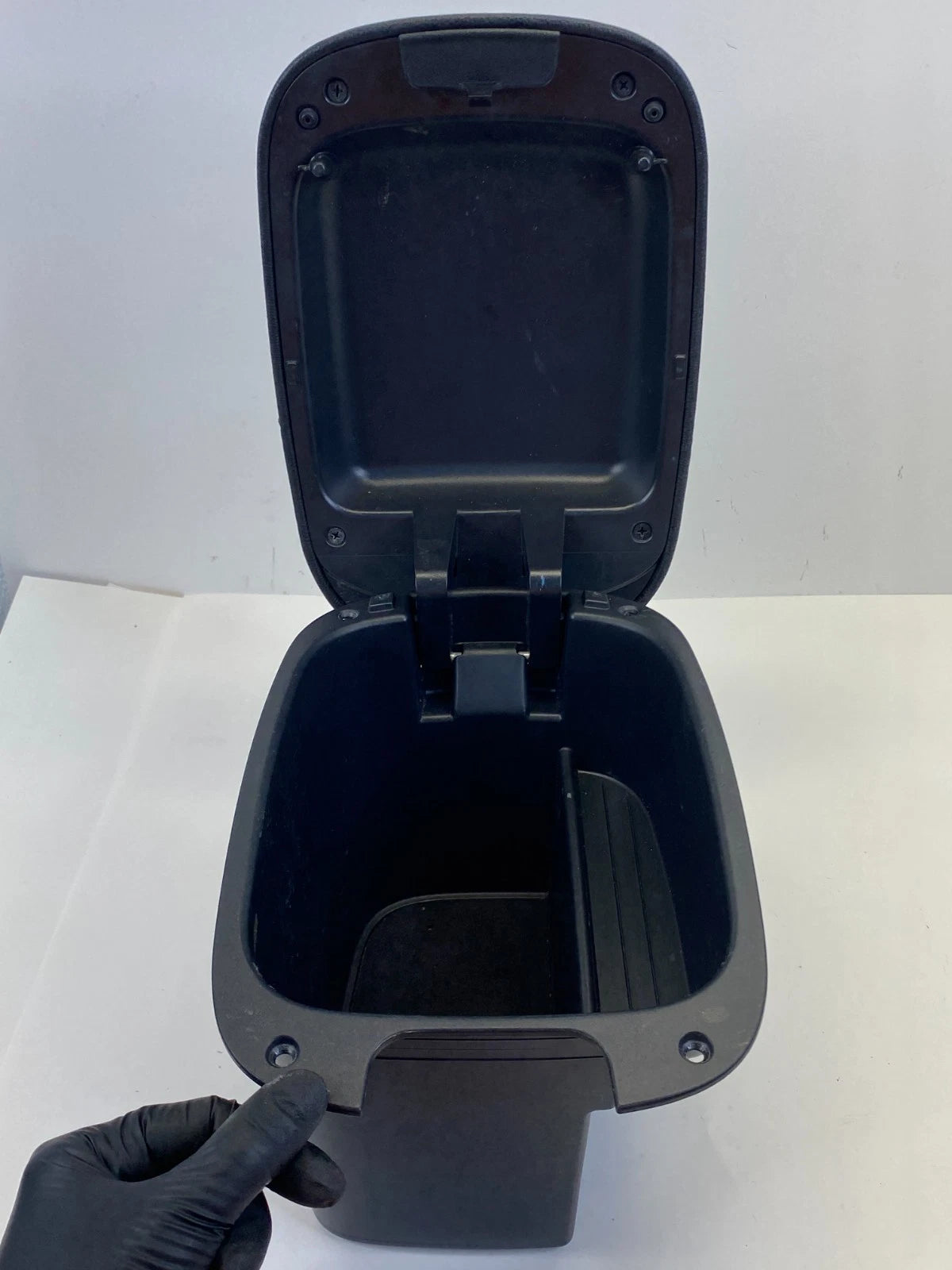 2010-2013 KIA SOUL FRONT CENTER CONSOLE ARM REST STORAGE COMPARTMENT BIN OEM