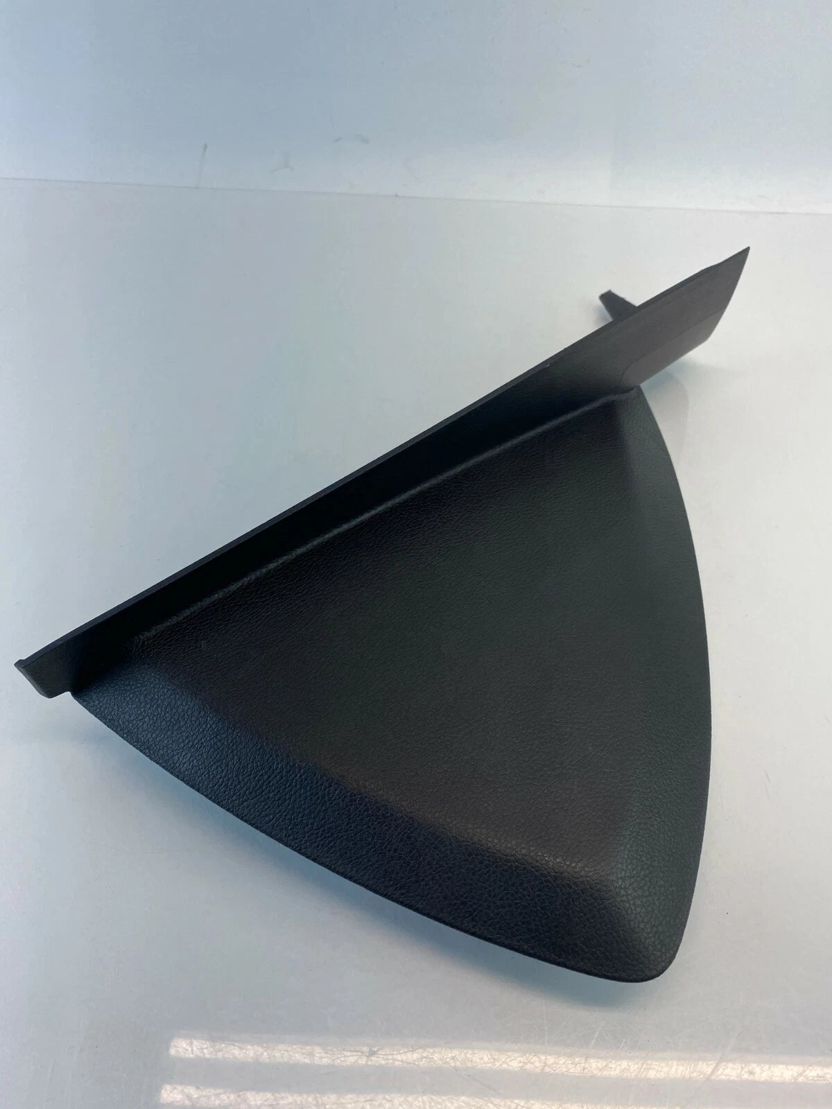 12-18 FORD FOCUS FRONT RIGHT SIDE DASH END CAP COVER BEZEL TRIM BM51-A044C60-AAW