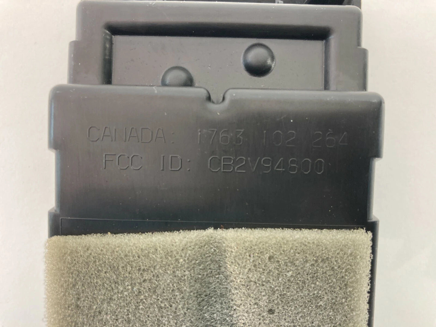 97-20 BMW 740IL GARAGE DOOR GATE REMOTE OPENING CONTROL SWITCH BUTTON 8380869