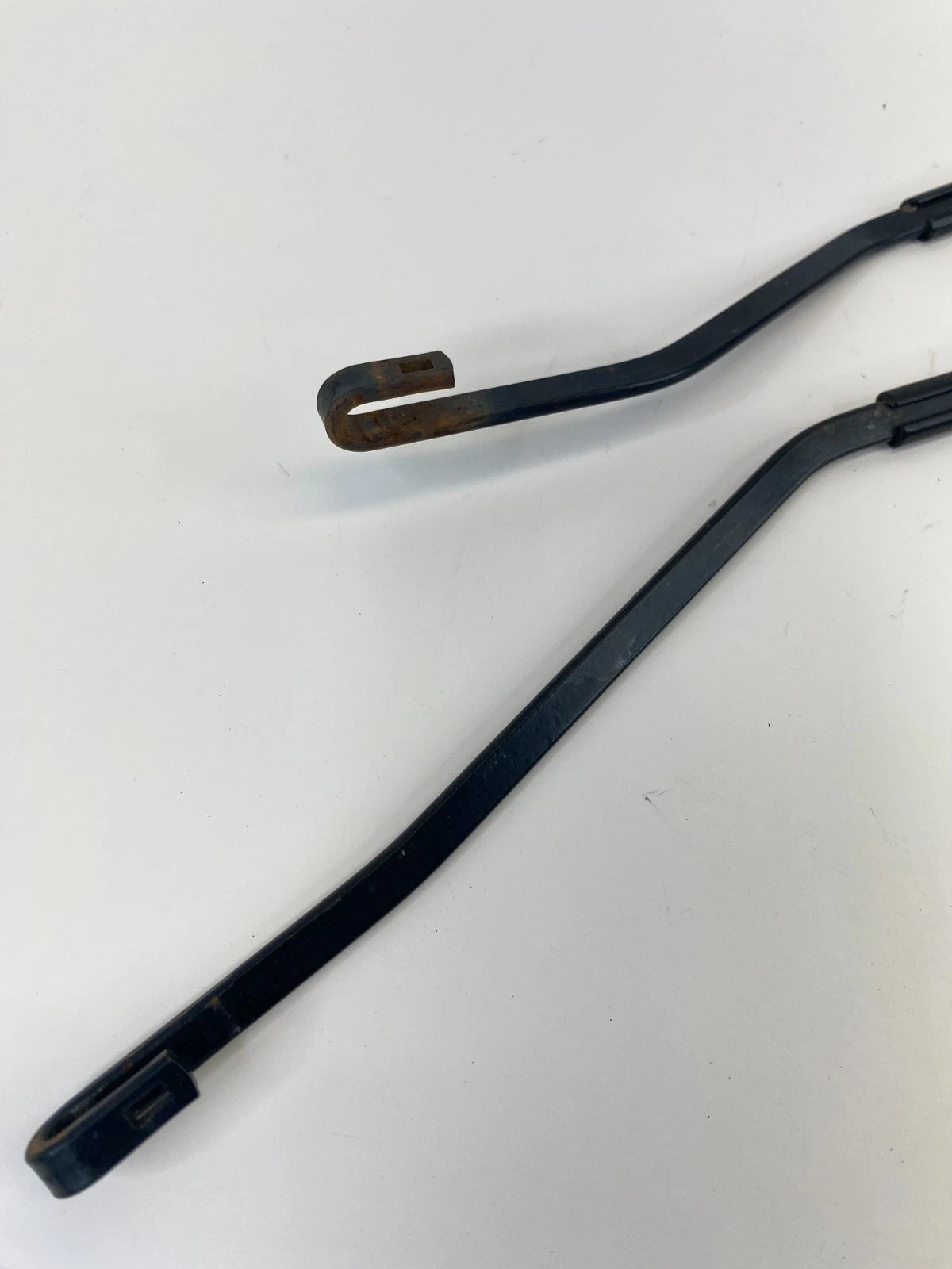 2012-2019 Nissan Versa SEDAN Front Right & Light Windshield Wiper Arm Pair OEM