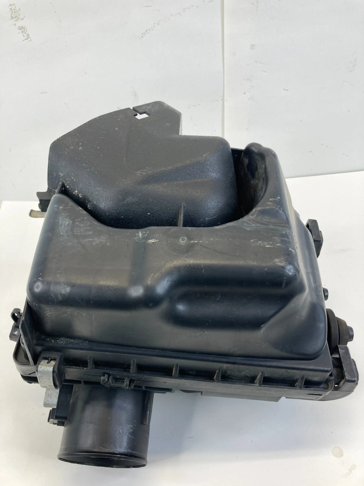 2013-2019 Nissan Sentra 1.8L L4 A/T Air Cleaner Filter Box Assy 16500-3RC2A OEM