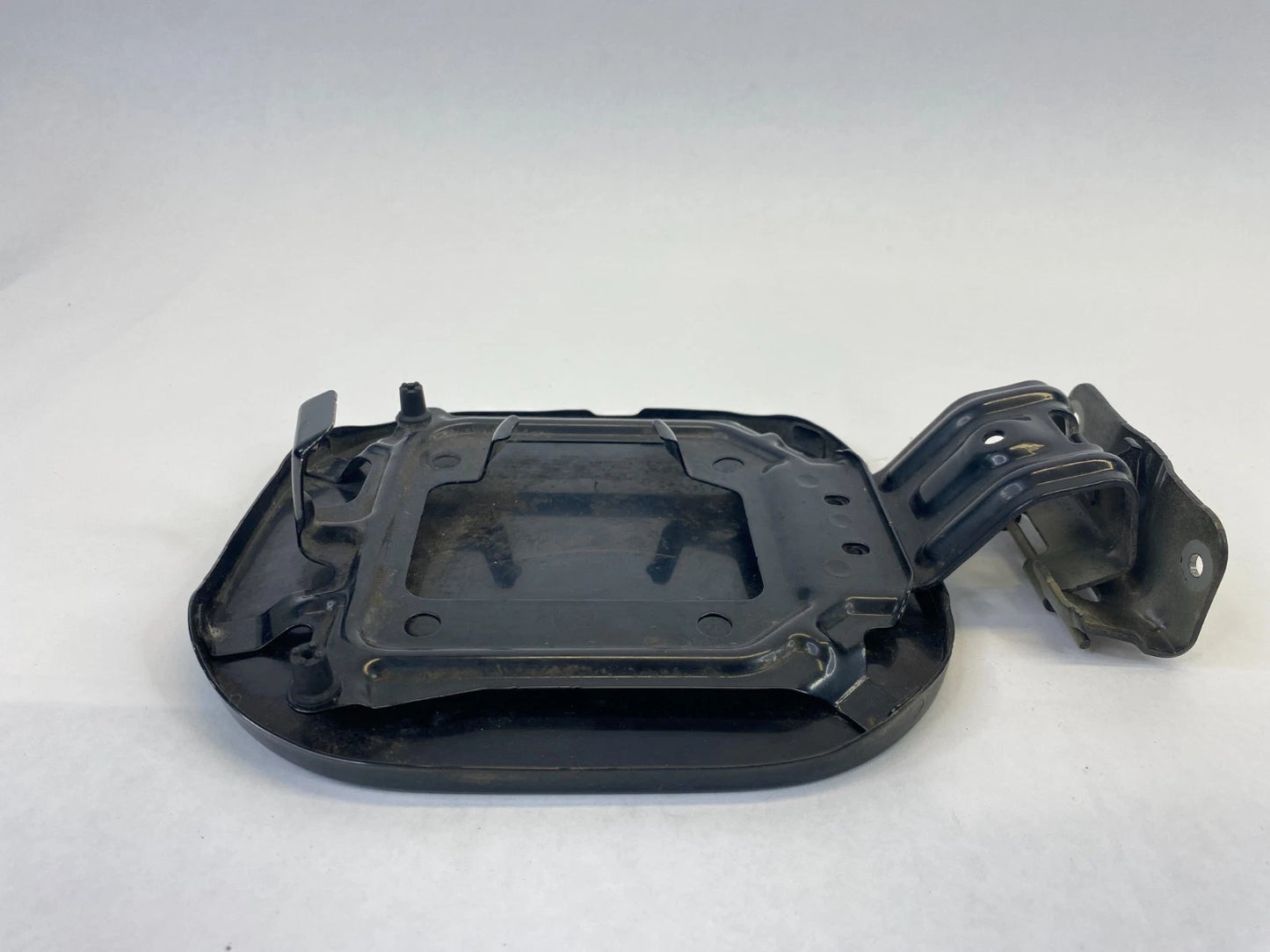 2013-2019 NISSAN SENTRA SEDAN 1.8L 16V FUEL FILLER DOOR GAS LID COVER