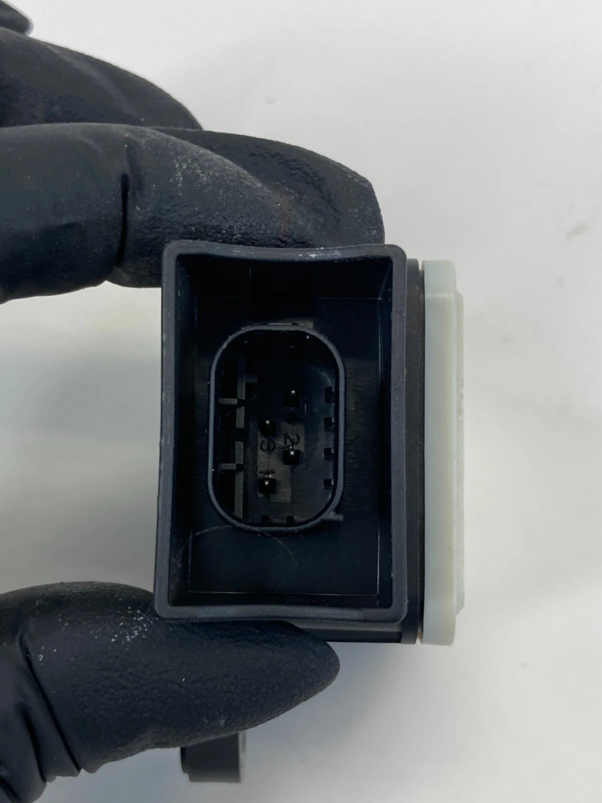 2008-2014 HYUNDAI SONATA 2.4L SUSPENSION YAW RATE SENSOR MODULE 95690-3K500