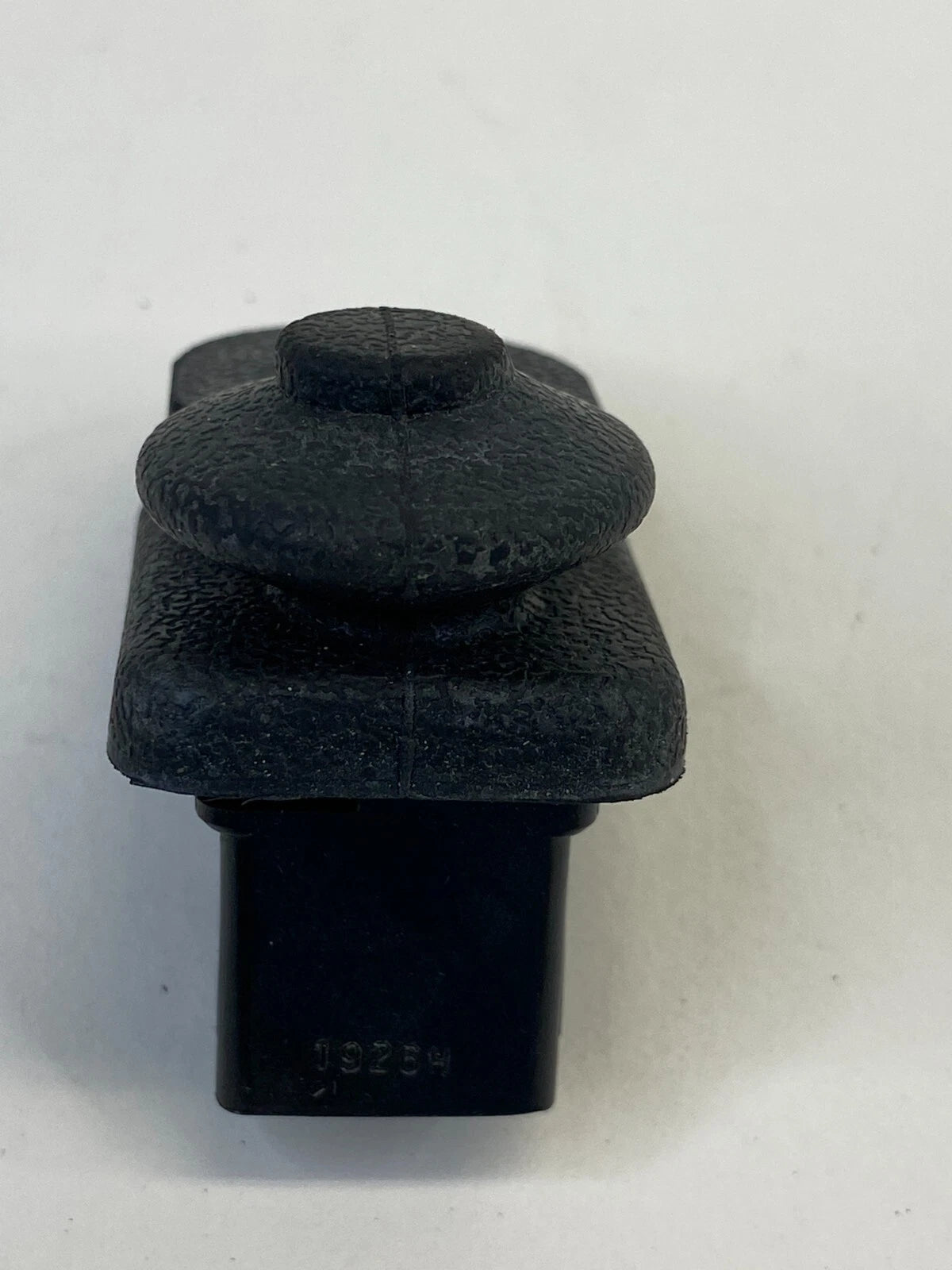 08-13 INFINITI G37 SEDAN REAR RIGHT SIDE DOOR AJAR JAMB LIGHT LAMP SWITCH OEM