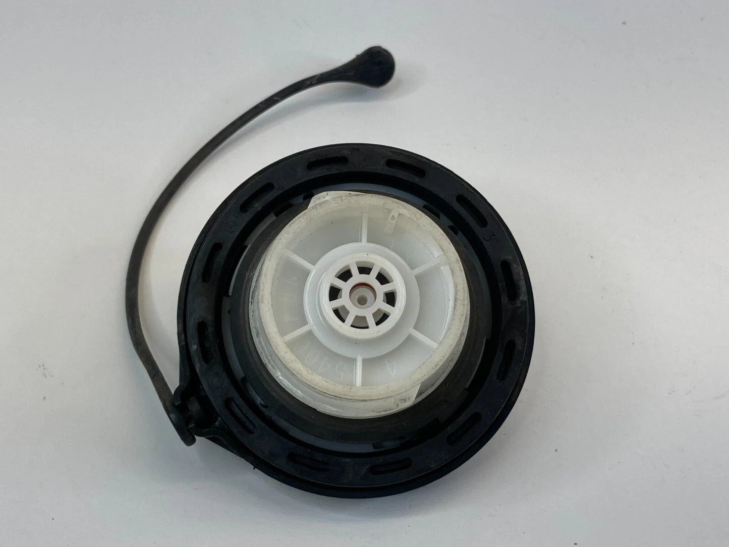 2012-2023 KIA RIO 04-09 SPECTRA 1.6L FUEL TANK FILLER GAS CAP LID COVER OEM
