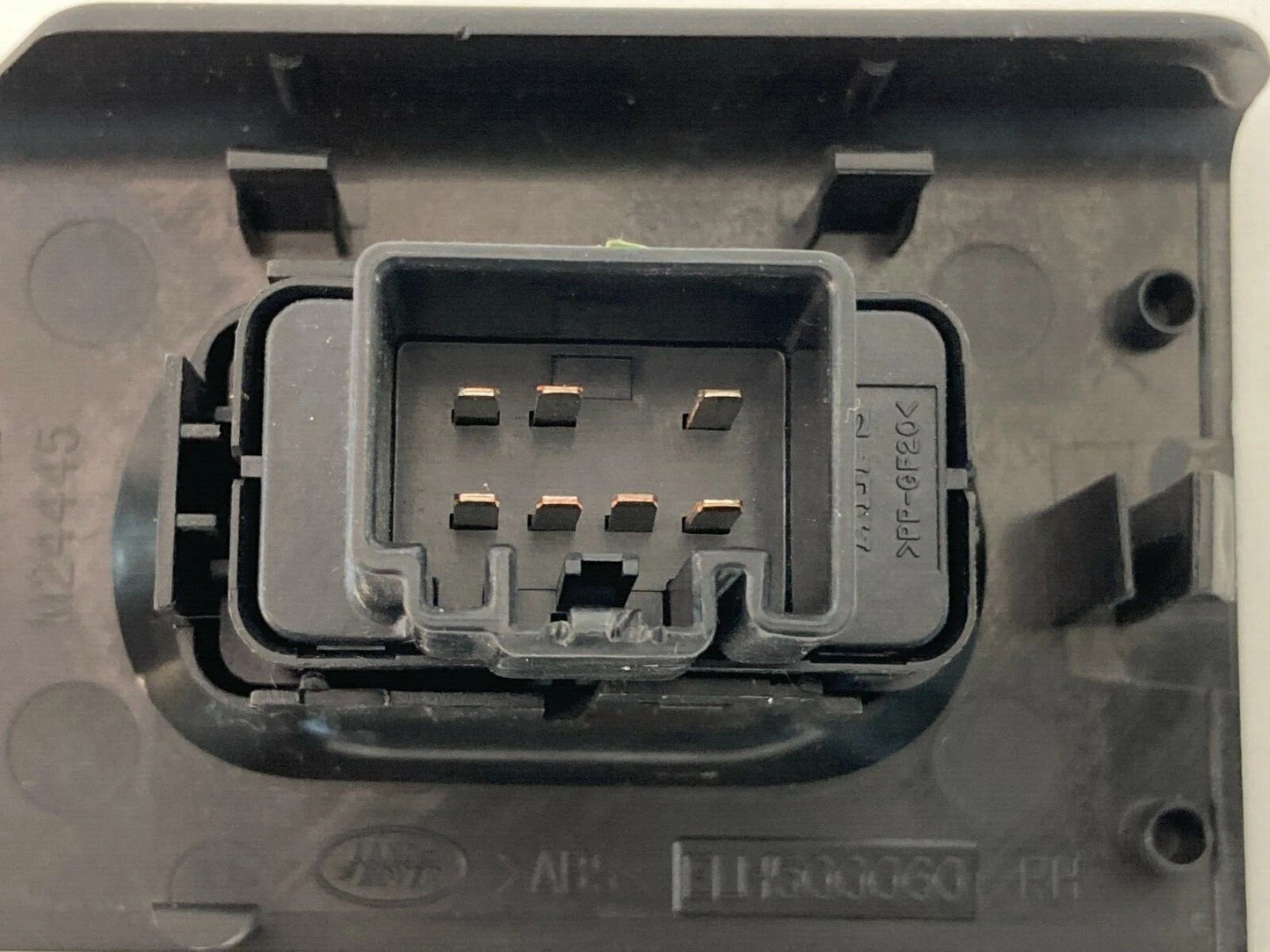 2004 2005 LAND ROVER FREELANDER REAR RIGHT SIDE WINDOW SWITCH W/ BEZEL ELH500060