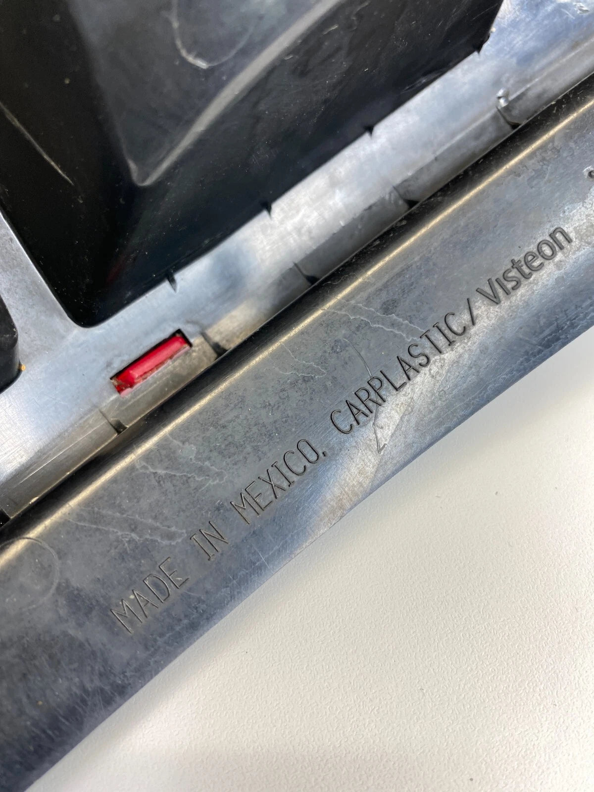 2002-2007 SATURN VUE RIGHT SIDE TAIL LIGHT TAILLIGHT TAILLAMP ASSY 22711438 OEM