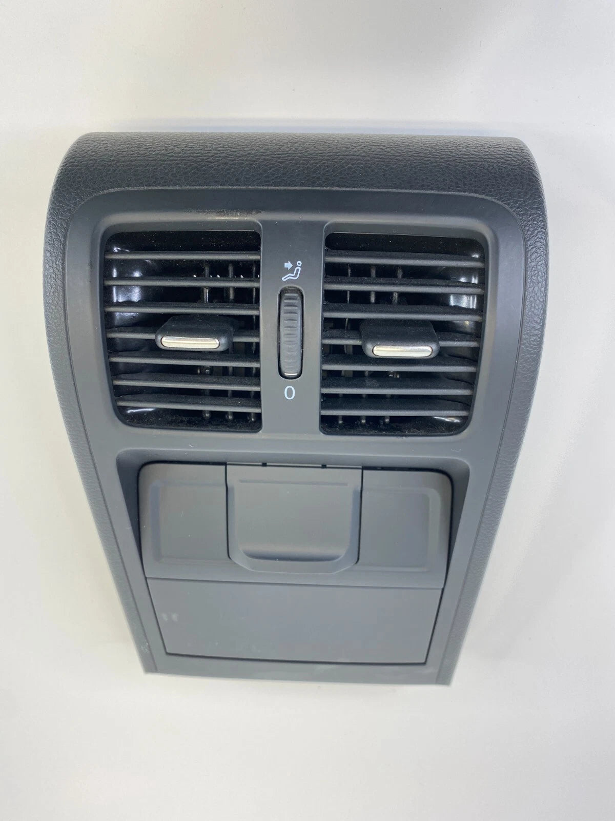 2011-2017 VOLKSWAGEN CC REAR CENTER PANEL W/ AIR VENT & POWER OUTLET 3C0-864-298