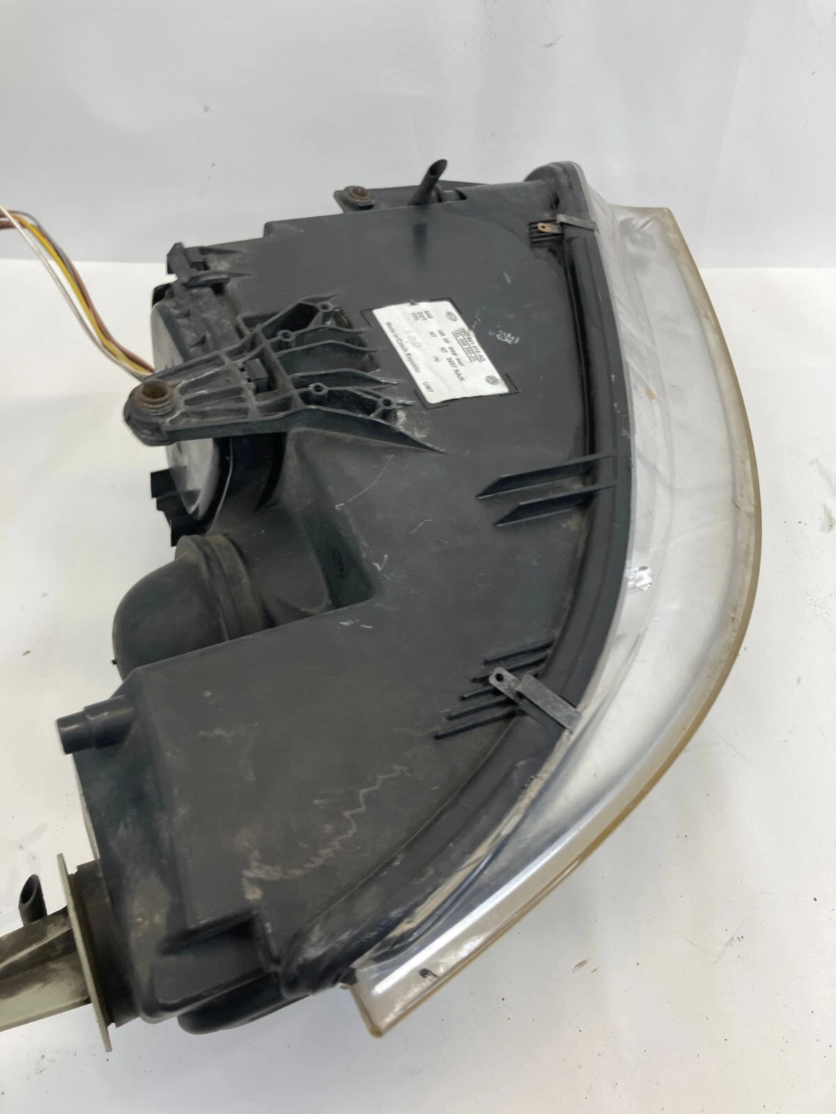 2001-2005 VOLKSWAGEN PASSAT FRONT LEFT DRIVER HEADLIGHT HEAD 3BO-941-015AQ OEM