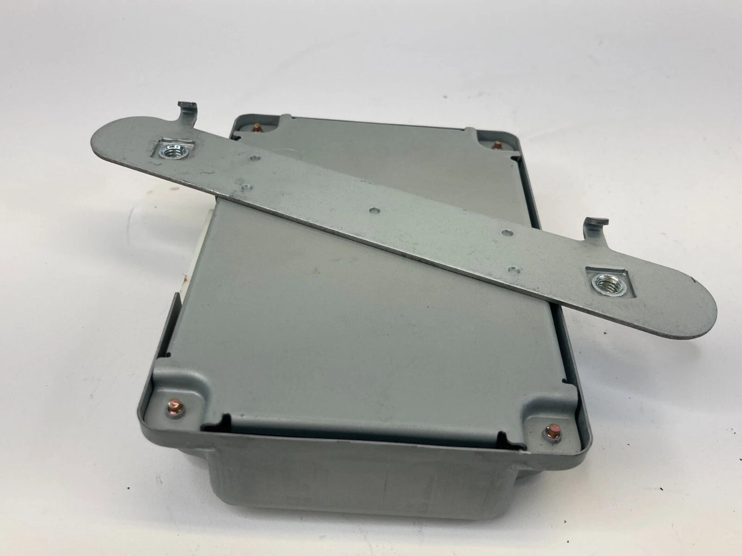 2006-2008 INFINITI M35 SEAT BELT COMPUTER CONTROL MODULE UNIT OEM 98845-EH100